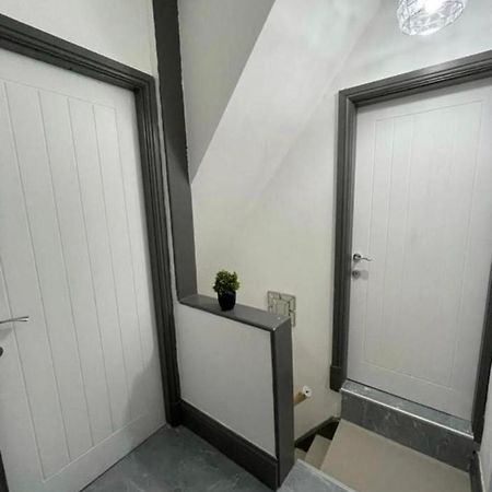 Entire 5 Star Luxury Whalley House Wifi Tv Luxury Burnley Eksteriør billede