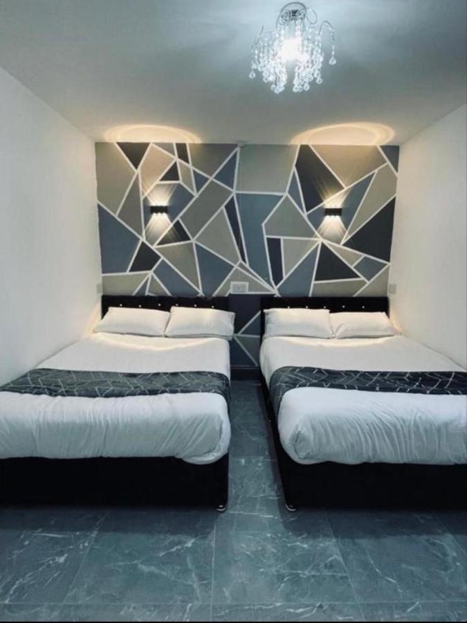 Entire 5 Star Luxury Whalley House Wifi Tv Luxury Burnley Eksteriør billede