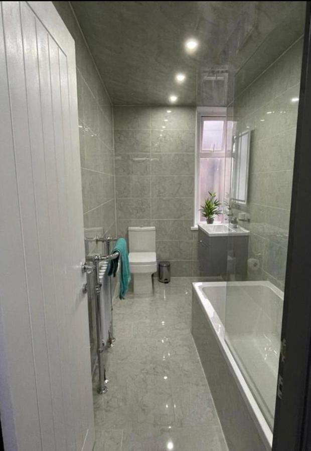 Entire 5 Star Luxury Whalley House Wifi Tv Luxury Burnley Eksteriør billede
